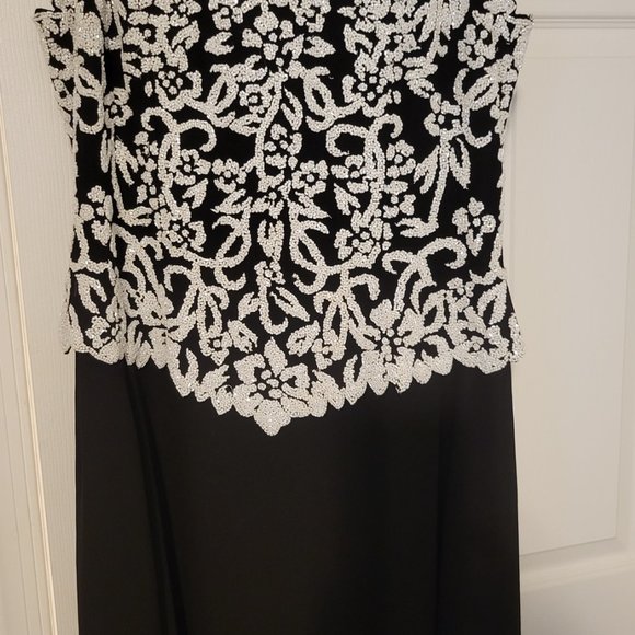 JKARA EVENING DRESS - Picture 2 of 2